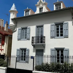 Les Tourelles Pensión